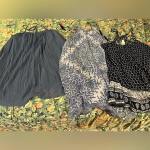 A lot of 3 womens dresses blue flowy